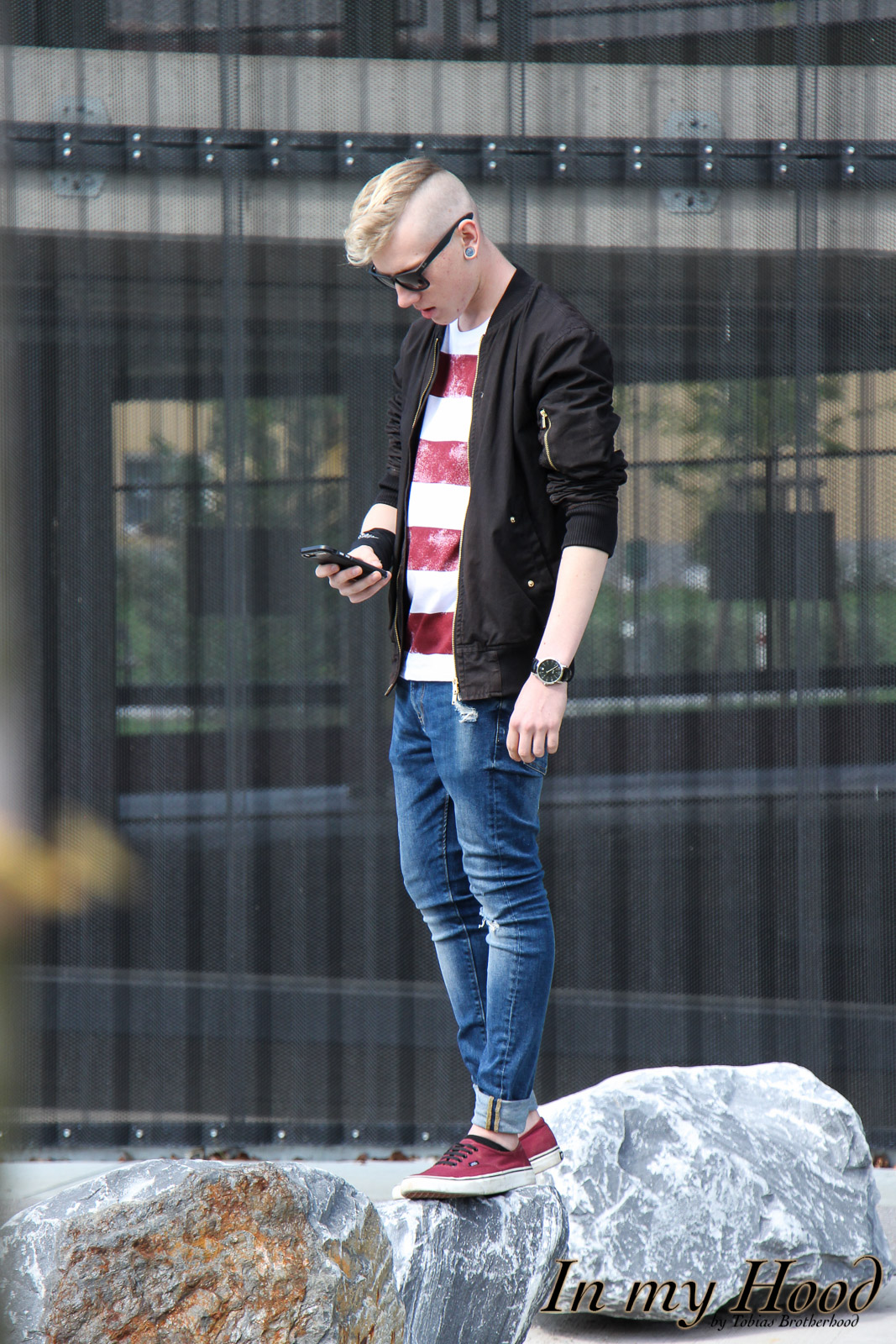 MY STYLE Bold Stripes T-Shirt mit Bomberjacke, In my Hood, Tobias, Austria, Steiermark, Graz, Grazer Blogger, OOTD, WIW, What I wore, Instastyle, Style is what, Streetstyle, Fashionaddict, Mensfashion, Mensstyle, Men with style, Fashiongoals, Fashionkilla, styled, Styleguide, Fashionblogger, Styleblogger, Lifestyleblog, Lifestyleblogger, Bloggerstyle, Bomberjacke, Vans, Jeans, Ray Ban, Bold Stripes T-Shirt