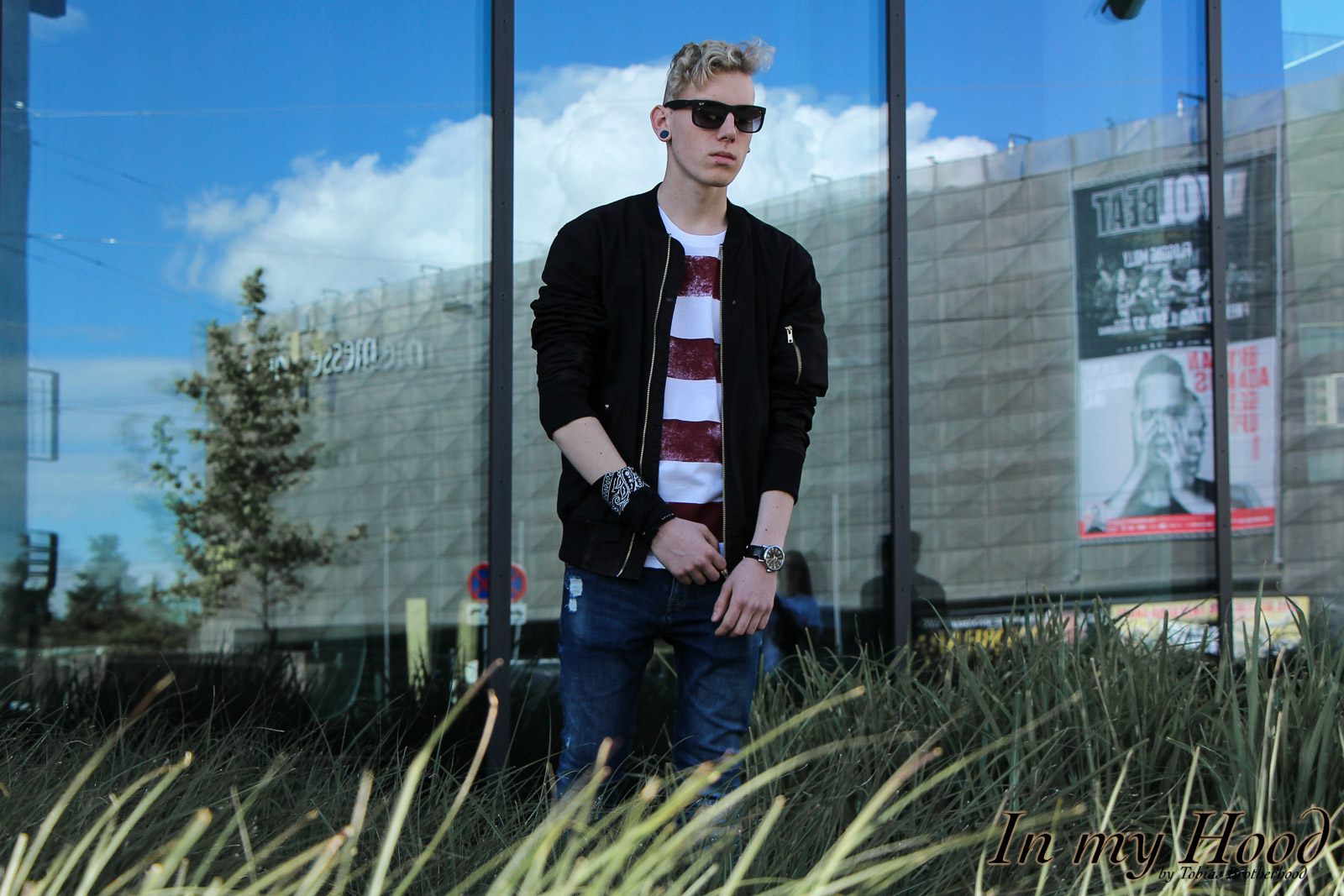 MY STYLE Bold Stripes T-Shirt mit Bomberjacke, In my Hood, Tobias, Austria, Steiermark, Graz, Grazer Blogger, OOTD, WIW, What I wore, Instastyle, Style is what, Streetstyle, Fashionaddict, Mensfashion, Mensstyle, Men with style, Fashiongoals, Fashionkilla, styled, Styleguide, Fashionblogger, Styleblogger, Lifestyleblog, Lifestyleblogger, Bloggerstyle, Bomberjacke, Vans, Jeans, Ray Ban, Bold Stripes T-Shirt