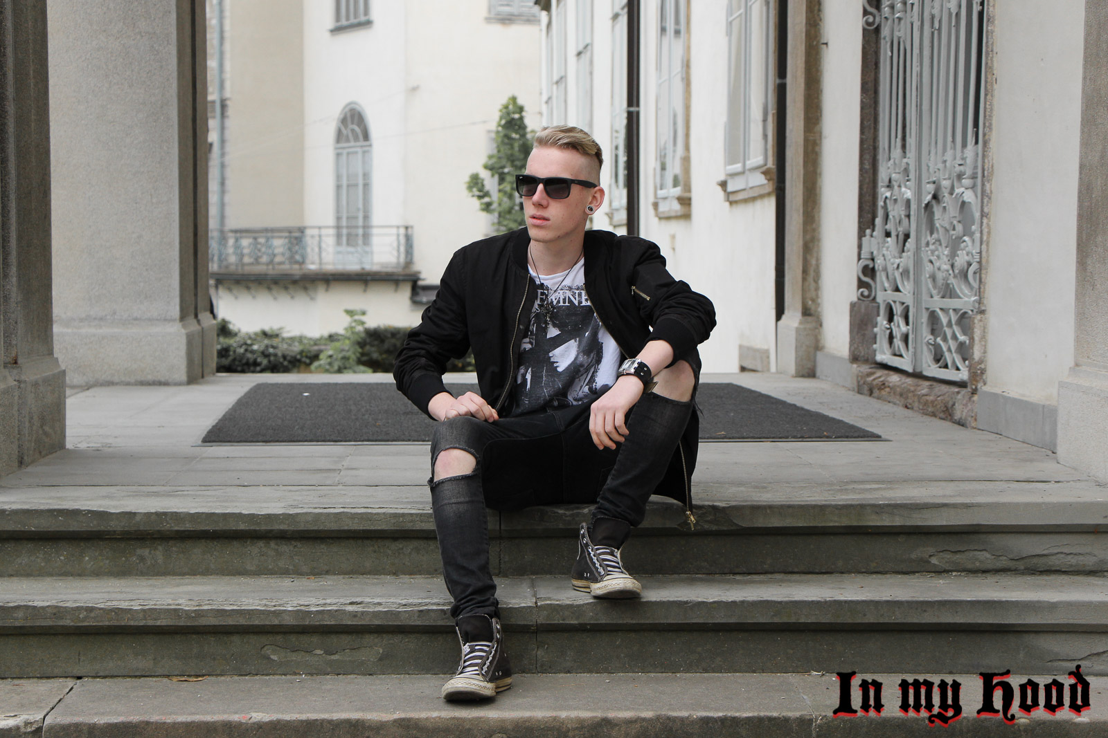 MY STYLE Bomberjacke und Knee-Cut Jeans, In my Hood, Tobias, Austria, Steiermark, Graz, Grazer Blogger, OOTD, WIW, What I wore, Instastyle, Style is what , Streetstyle, Fashionaddict, Mensfashion, Mensstyle, Men with style, Fashiongoals, Fashionkilla, styled, Styleguide, Fashionblogger, Styleblogger, Lifestyleblog, Lifestyleblogger, Bloggerstyle, Bomberjacke, Converse, Knee-Cut Jeans, Ray Ban