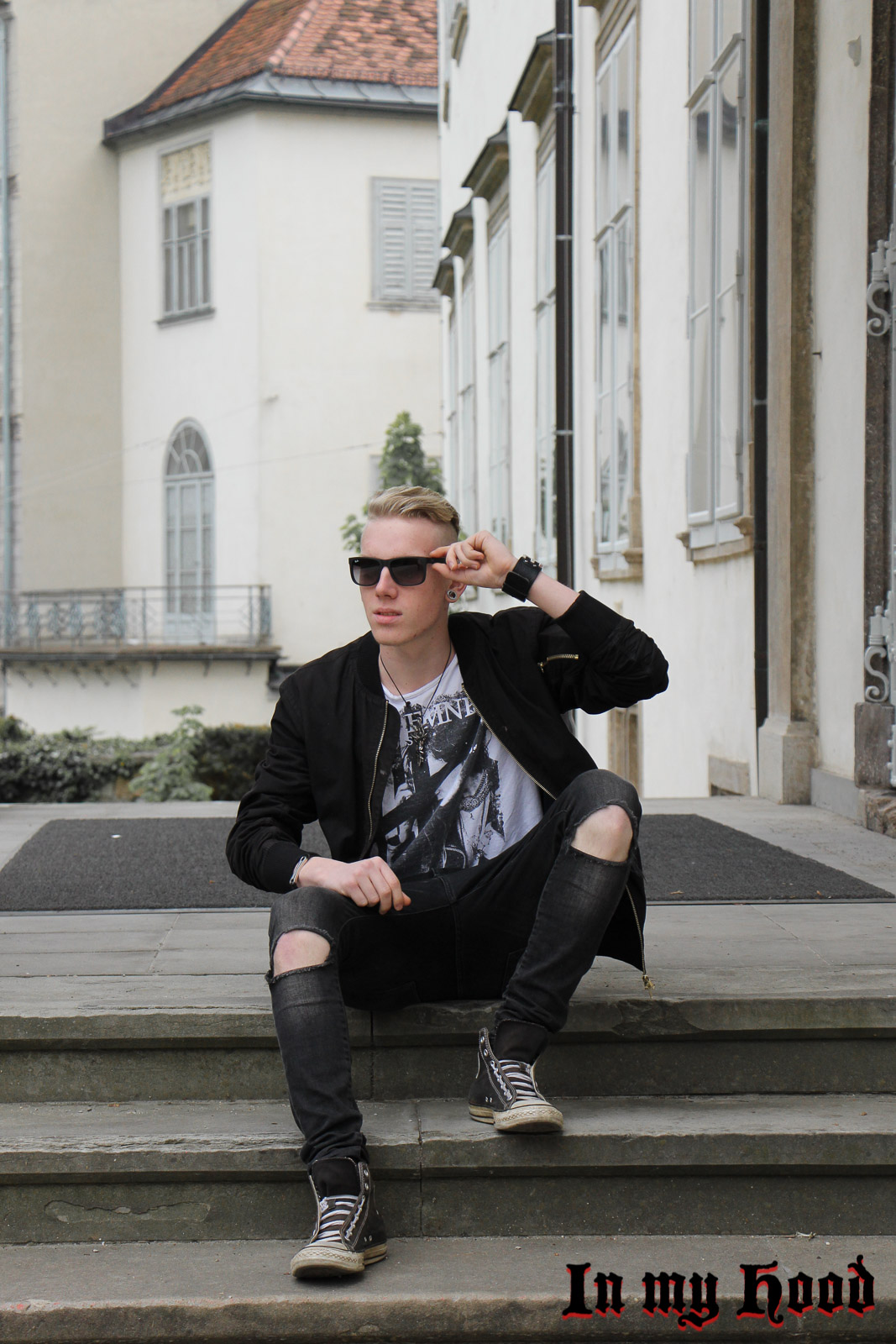 MY STYLE Bomberjacke und Knee-Cut Jeans, In my Hood, Tobias, Austria, Steiermark, Graz, Grazer Blogger, OOTD, WIW, What I wore, Instastyle, Style is what , Streetstyle, Fashionaddict, Mensfashion, Mensstyle, Men with style, Fashiongoals, Fashionkilla, styled, Styleguide, Fashionblogger, Styleblogger, Lifestyleblog, Lifestyleblogger, Bloggerstyle, Bomberjacke, Converse, Knee-Cut Jeans, Ray Ban